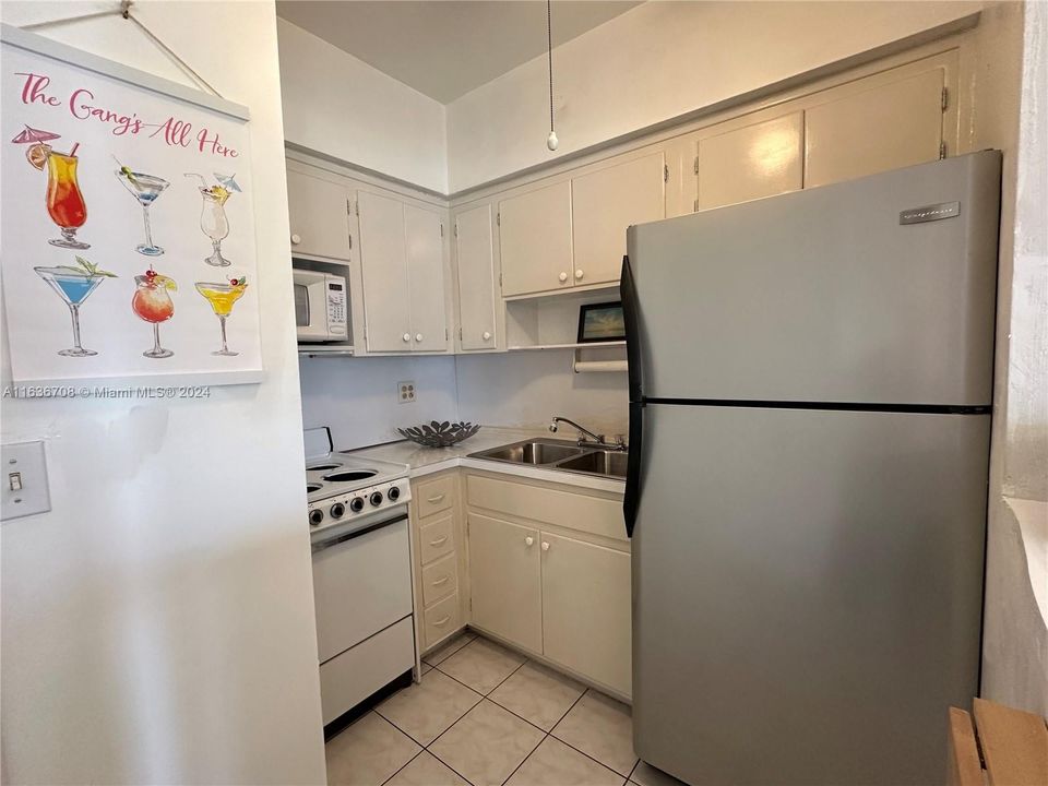 For Sale: $126,000 (1 beds, 1 baths, 600 Square Feet)