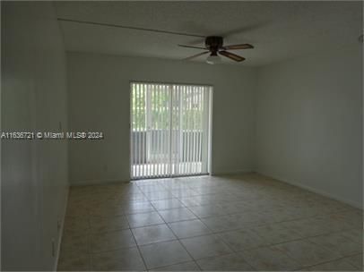 For Sale: $205,000 (2 beds, 2 baths, 1290 Square Feet)