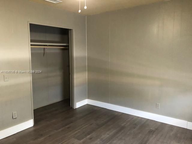 Active With Contract: $2,250 (2 beds, 2 baths, 1000 Square Feet)