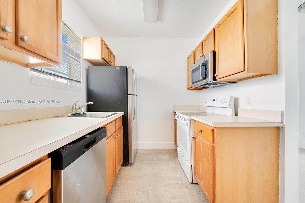 Recently Rented: $2,500 (2 beds, 1 baths, 1000 Square Feet)