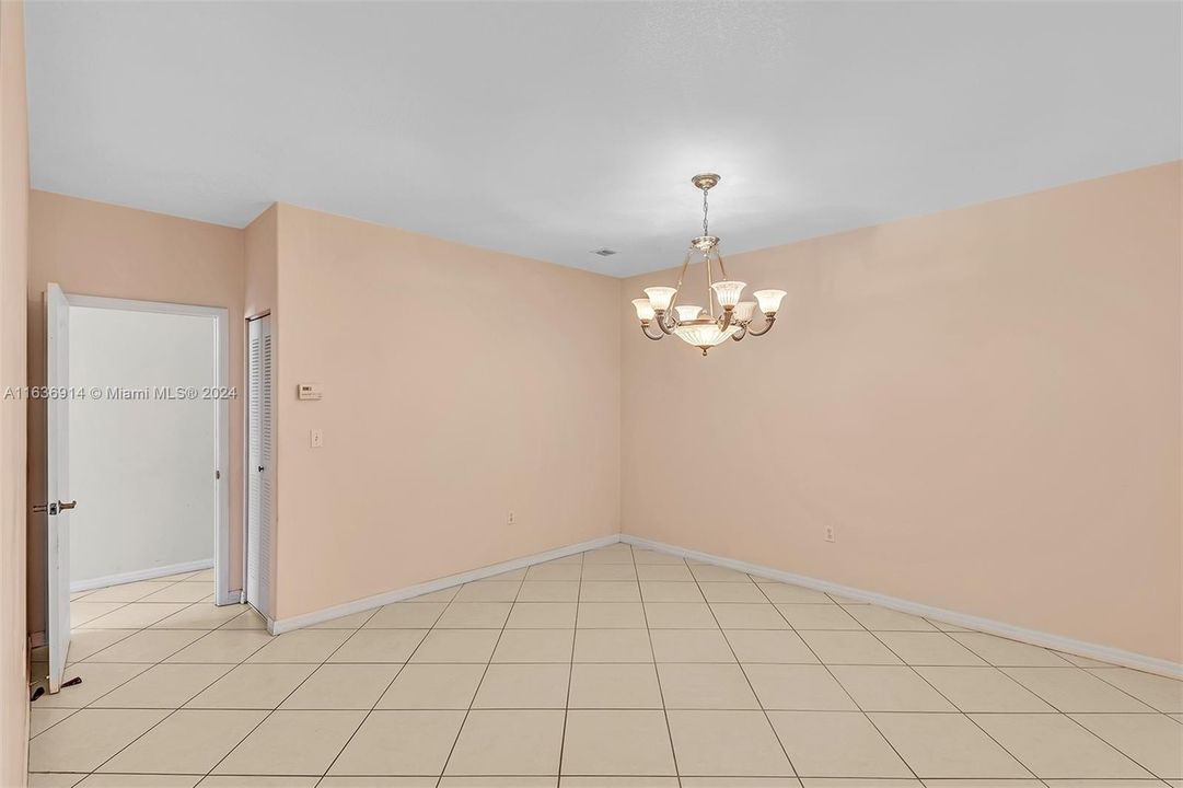 Formal Dining room area, This floor plan has many possibilities.