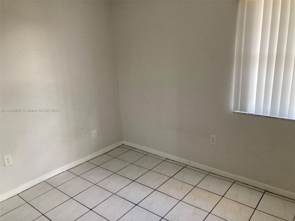 Recently Rented: $2,850 (3 beds, 2 baths, 1229 Square Feet)