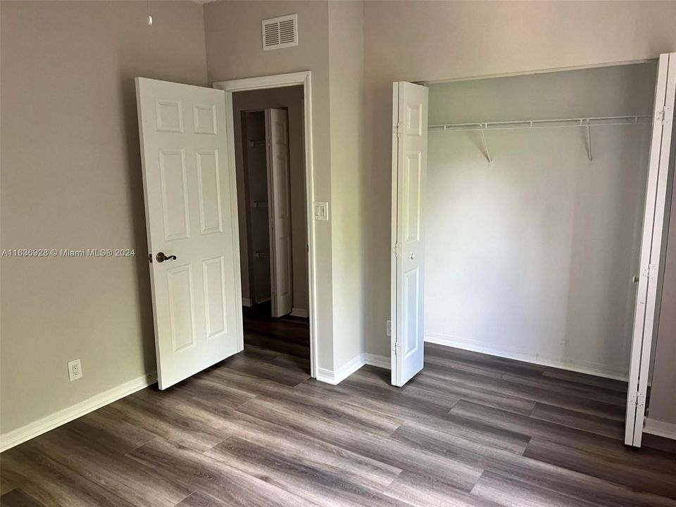 Recently Rented: $2,500 (3 beds, 2 baths, 1543 Square Feet)