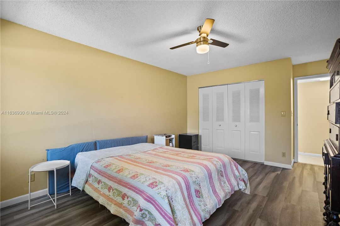 Active With Contract: $169,000 (2 beds, 2 baths, 1019 Square Feet)