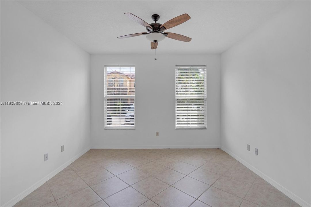 Active With Contract: $3,400 (3 beds, 3 baths, 1894 Square Feet)