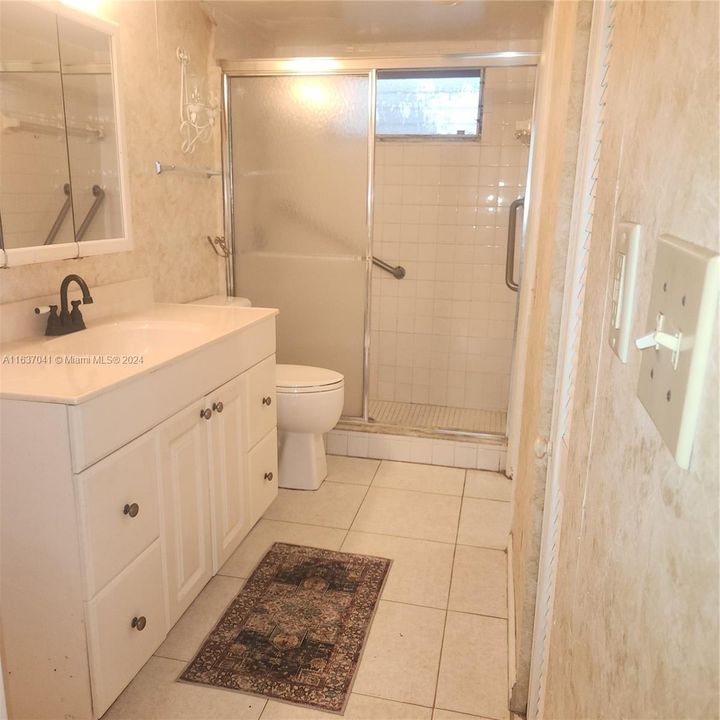 For Sale: $100,000 (1 beds, 1 baths, 660 Square Feet)