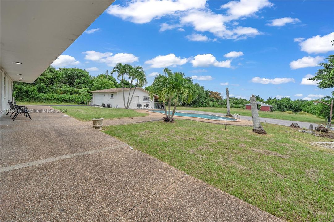 Recently Sold: $1,300,000 (5 beds, 3 baths, 4071 Square Feet)