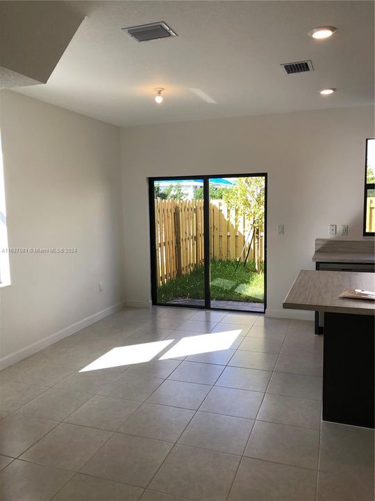 Active With Contract: $3,100 (3 beds, 3 baths, 0 Square Feet)