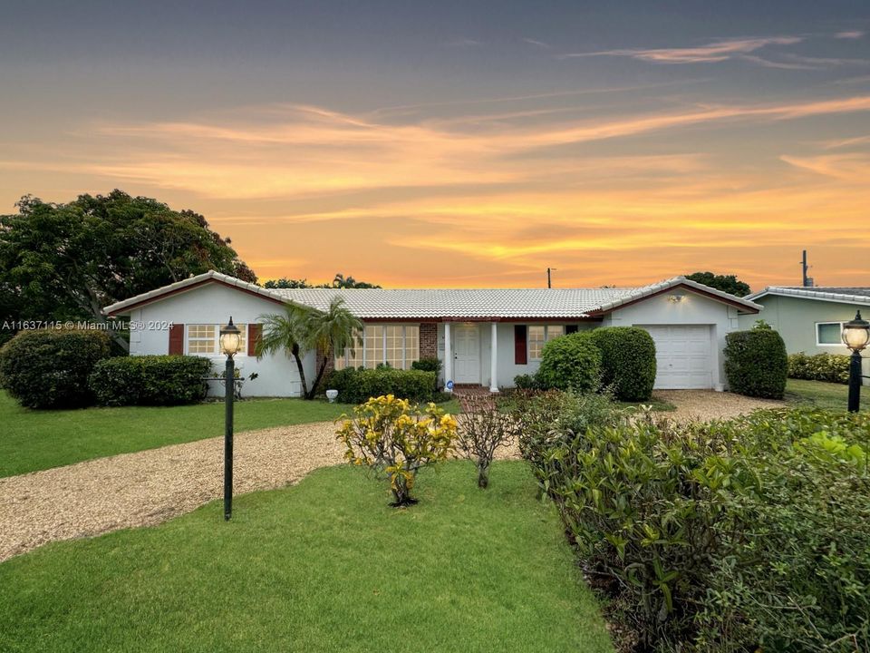 Active With Contract: $650,000 (3 beds, 2 baths, 2060 Square Feet)