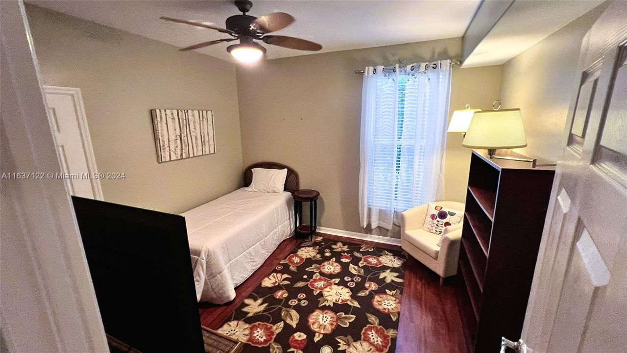 For Sale: $289,900 (2 beds, 2 baths, 1537 Square Feet)