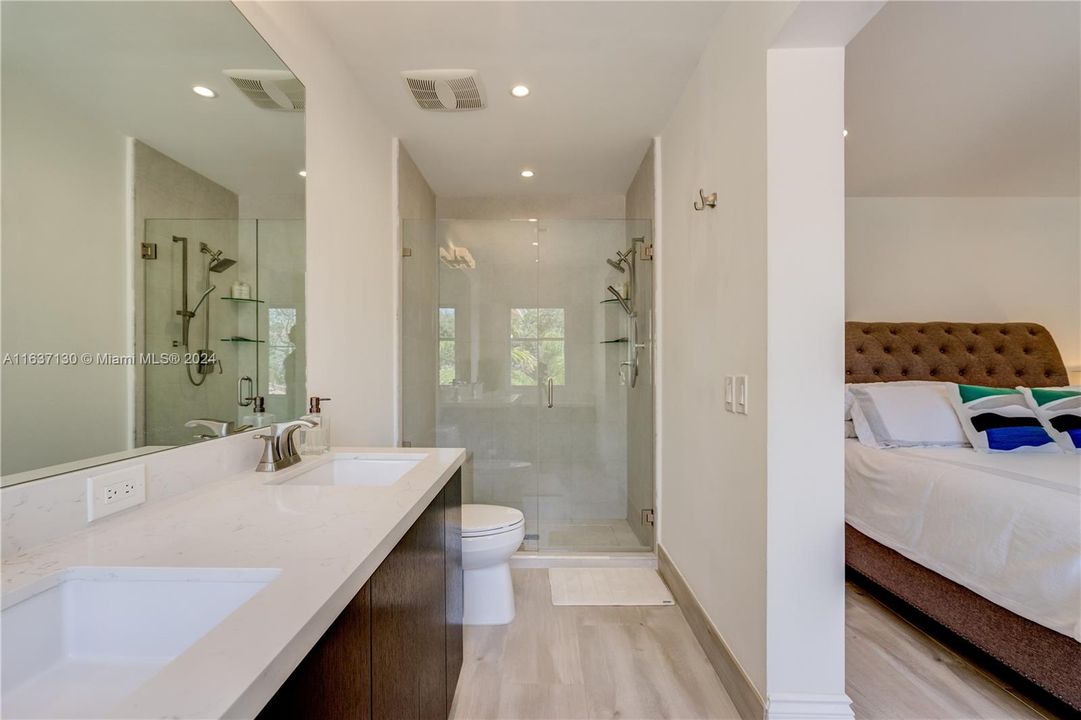 Fully renovated bathroom