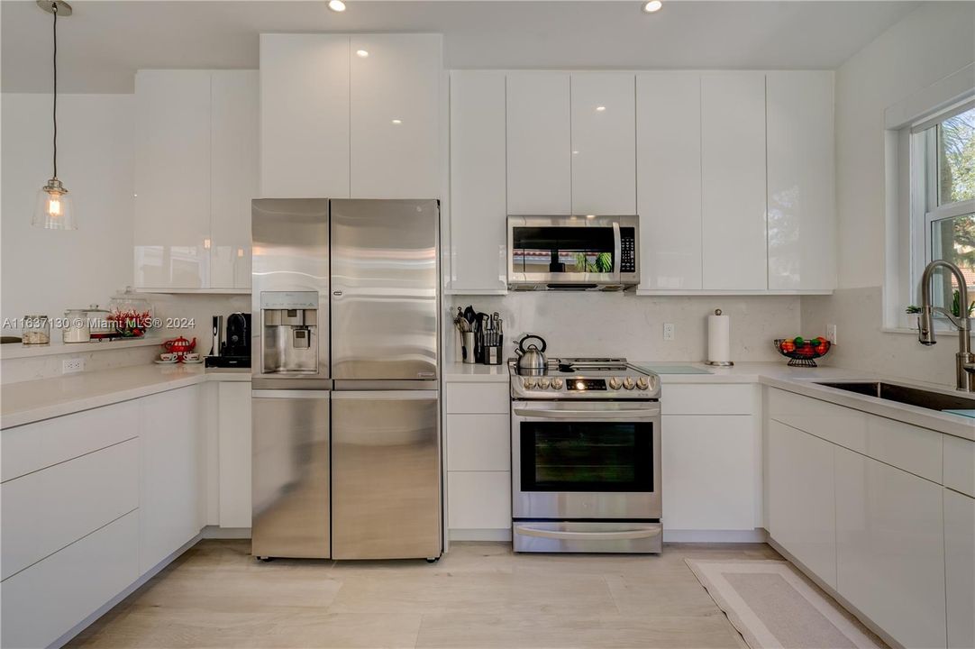 Modern kitchen with quartz counter tops