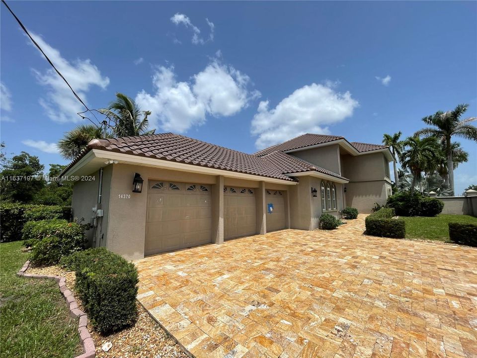 For Sale: $1,600,000 (4 beds, 4 baths, 0 Square Feet)