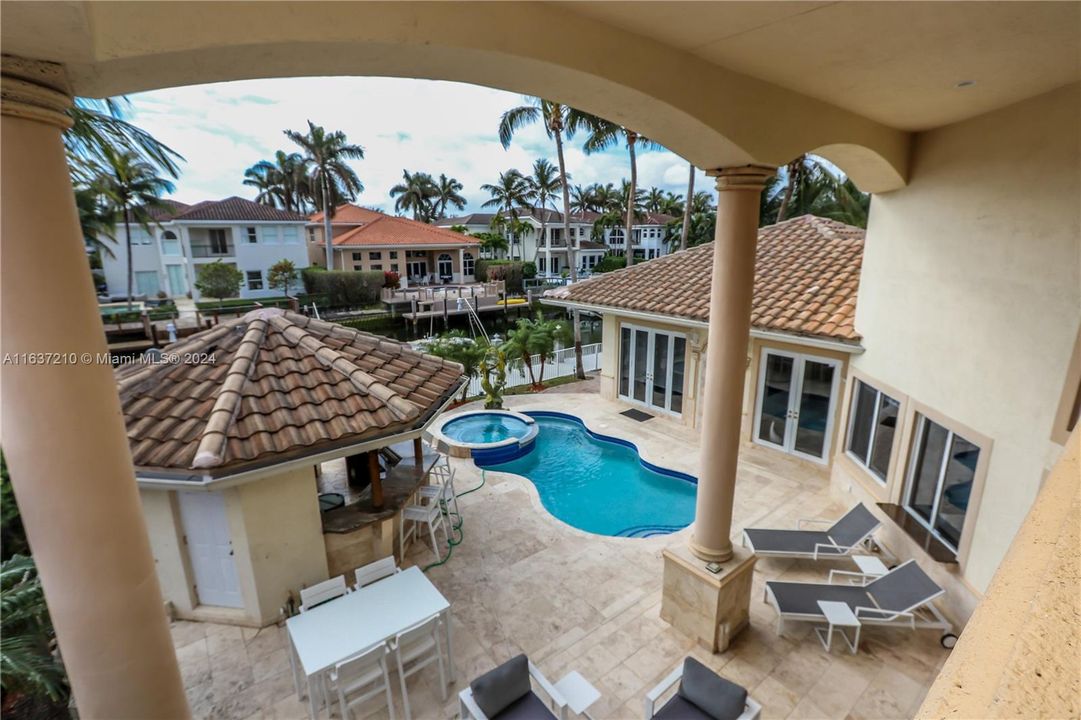 For Sale: $3,999,900 (5 beds, 4 baths, 4735 Square Feet)