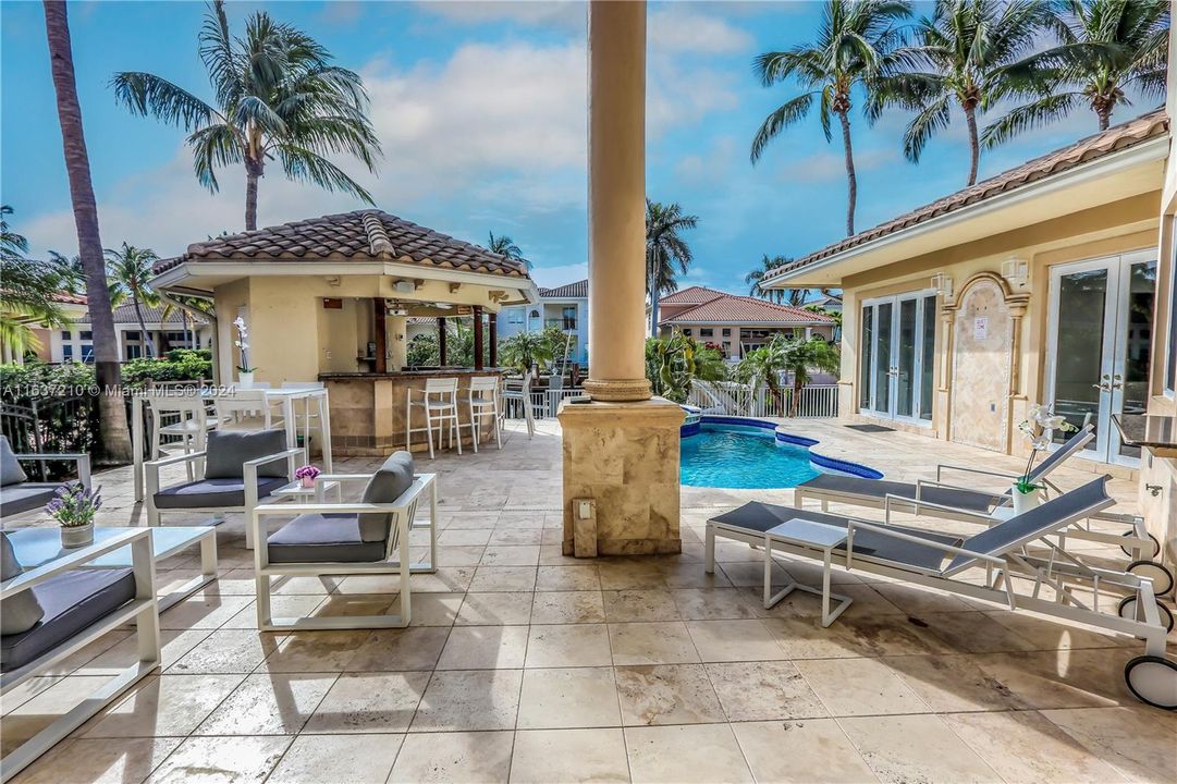 For Sale: $3,999,900 (5 beds, 4 baths, 4735 Square Feet)