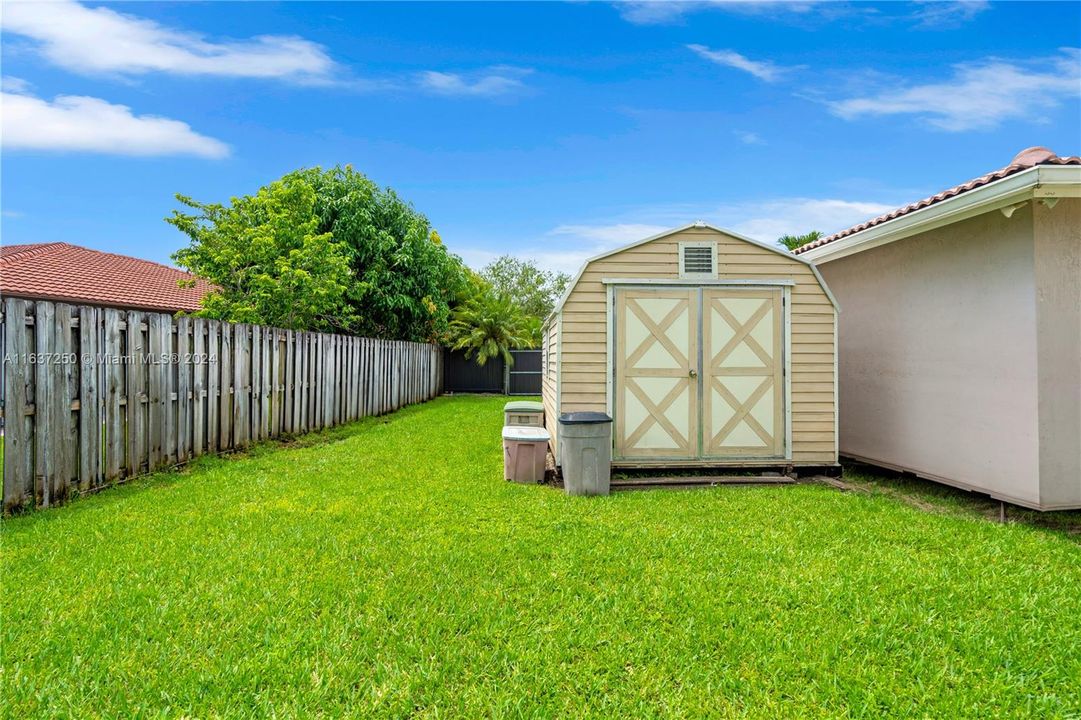 Active With Contract: $889,900 (4 beds, 2 baths, 2631 Square Feet)