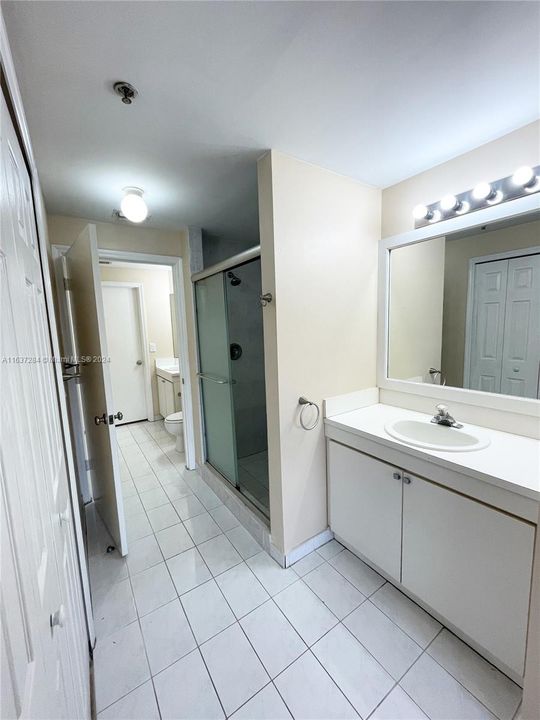 Active With Contract: $2,400 (2 beds, 2 baths, 1115 Square Feet)