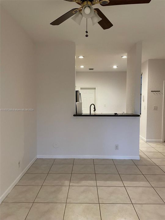 For Rent: $2,800 (2 beds, 2 baths, 1155 Square Feet)