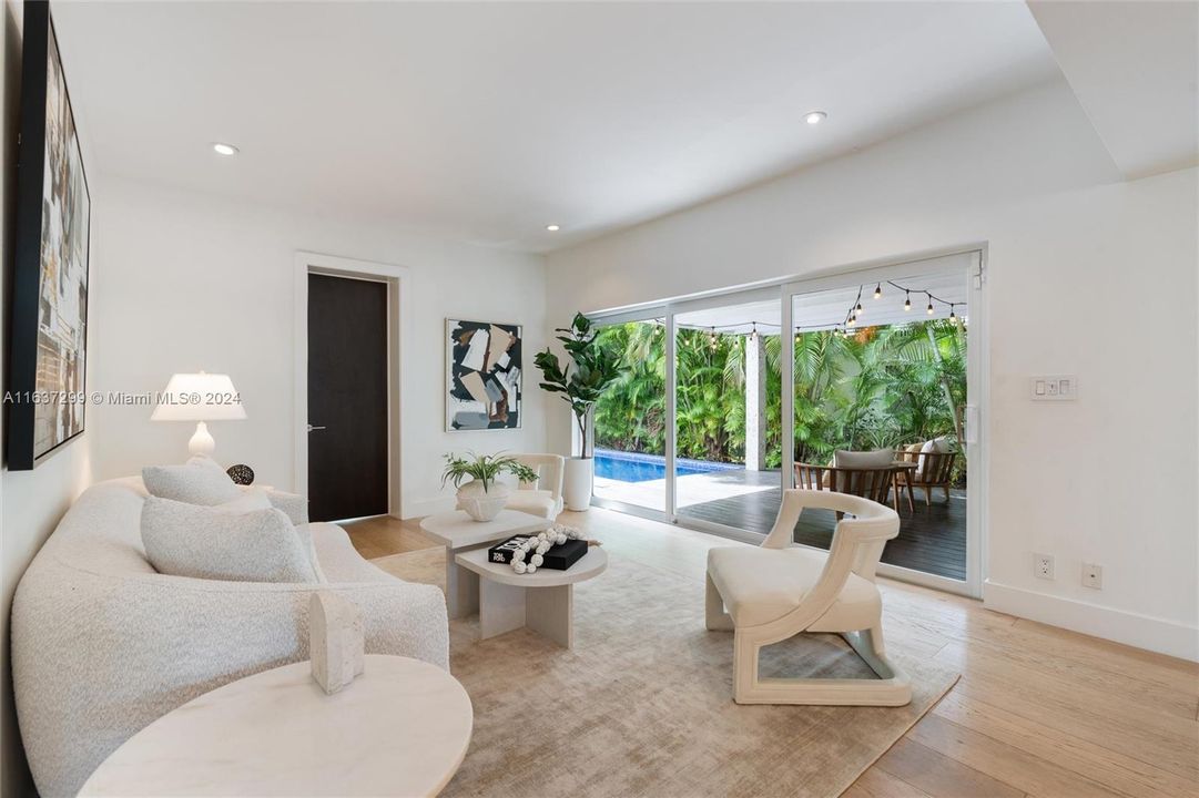 Active With Contract: $2,395,000 (4 beds, 3 baths, 2494 Square Feet)