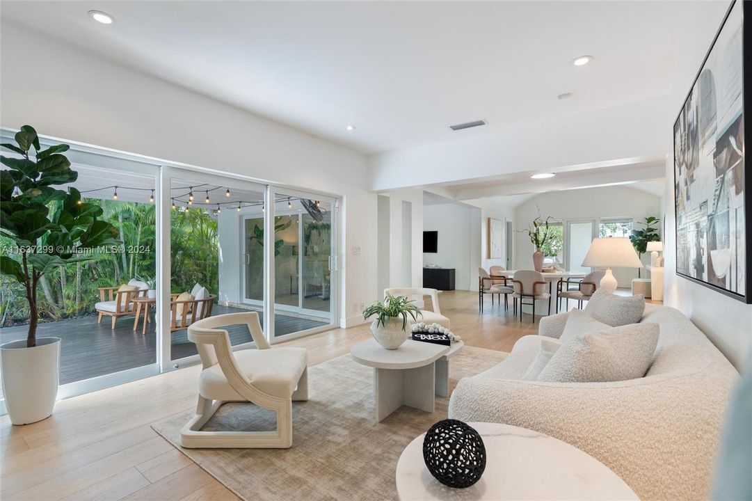 Active With Contract: $2,395,000 (4 beds, 3 baths, 2494 Square Feet)