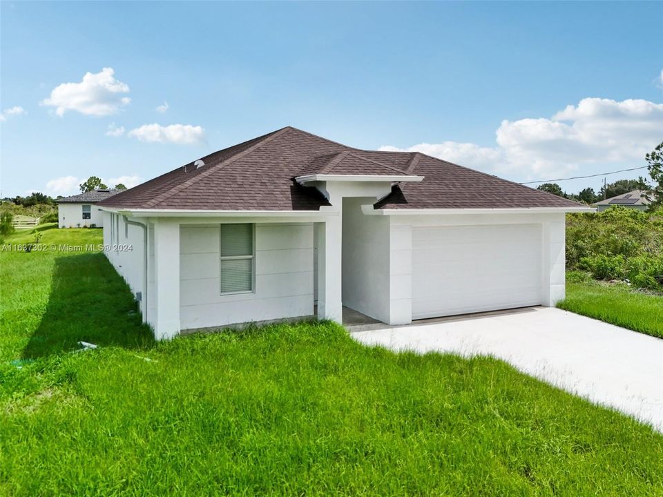 Active With Contract: $339,900 (4 beds, 2 baths, 1534 Square Feet)