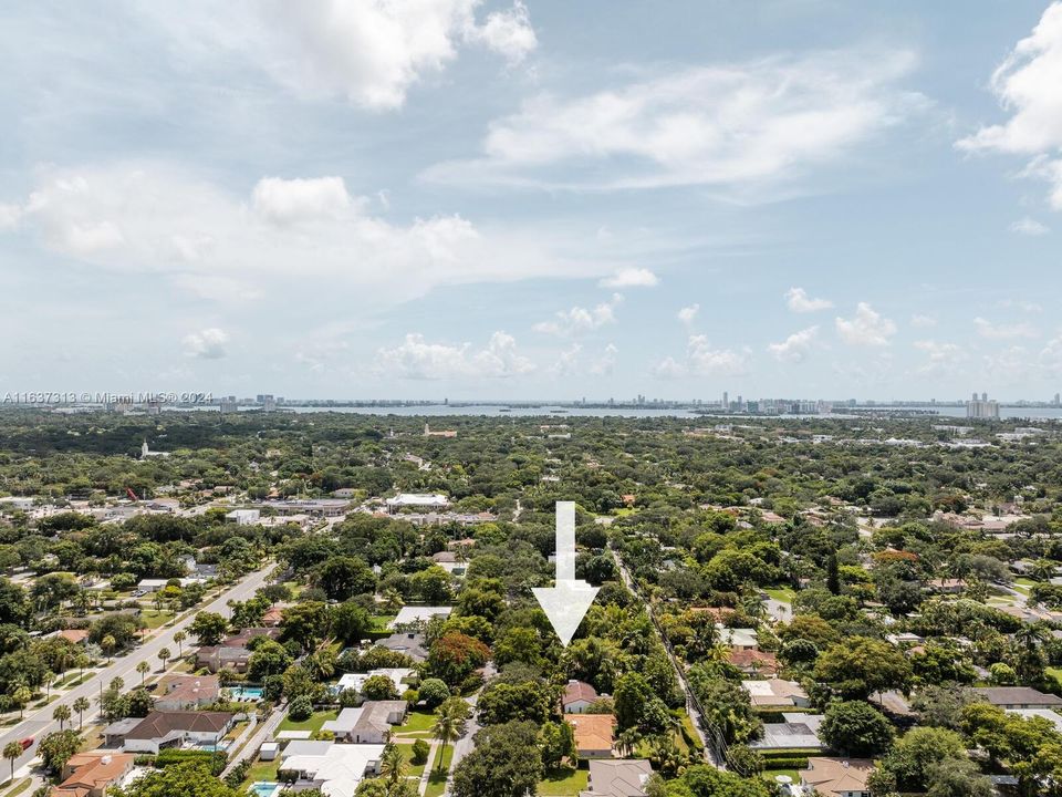 Active With Contract: $1,725,000 (3 beds, 2 baths, 1998 Square Feet)