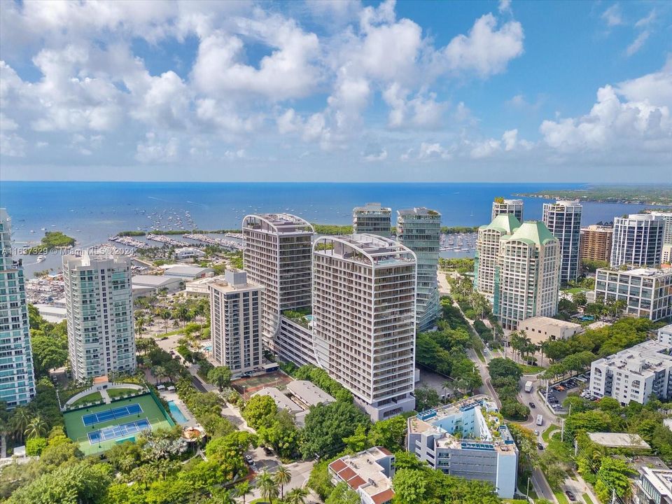 For Sale: $1,750,000 (2 beds, 2 baths, 1046 Square Feet)