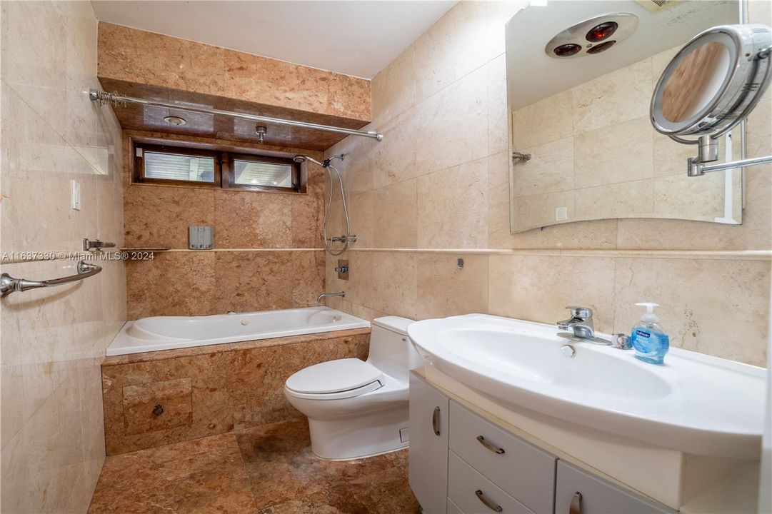 В аренду: $7,950 (5 спален, 3 ванн, 3991 Квадратных фут)