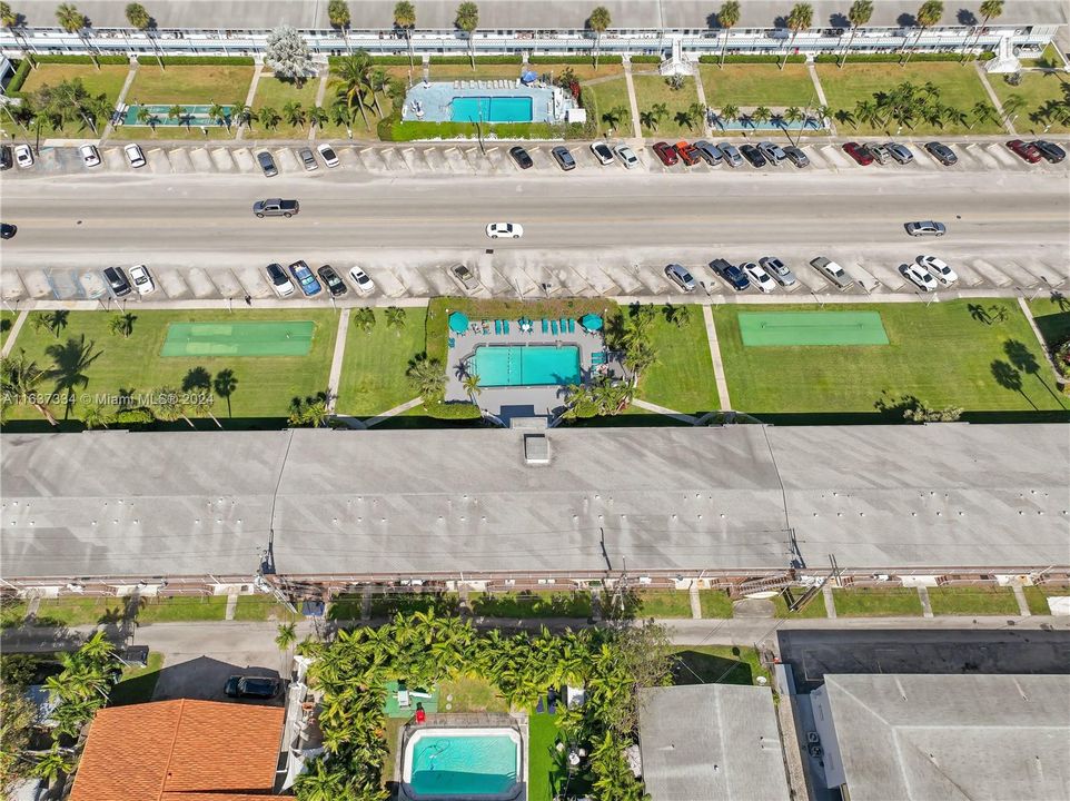 BUILDING POOL is the MIDDLE PICTURE