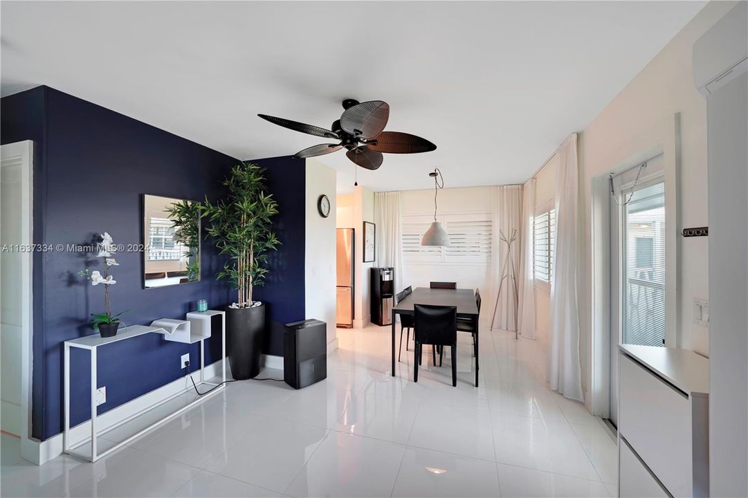 OPEN DINING ROOM TO FOYER AREA