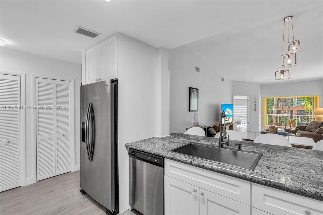 Recently Sold: $584,000 (2 beds, 2 baths, 1029 Square Feet)