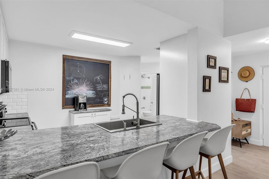 Recently Sold: $584,000 (2 beds, 2 baths, 1029 Square Feet)