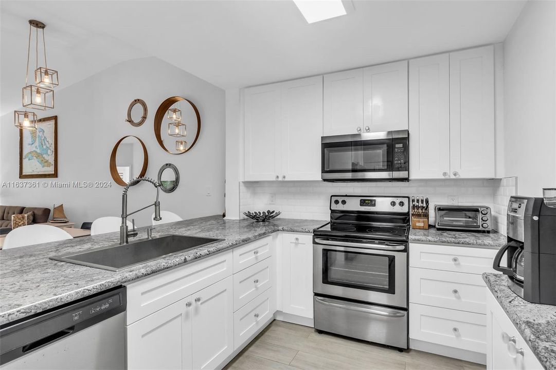 Recently Sold: $584,000 (2 beds, 2 baths, 1029 Square Feet)