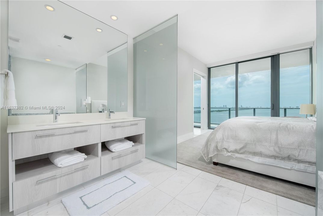 Recently Rented: $5,900 (2 beds, 3 baths, 1186 Square Feet)