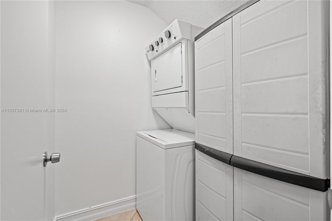 Recently Rented: $2,650 (2 beds, 2 baths, 1160 Square Feet)