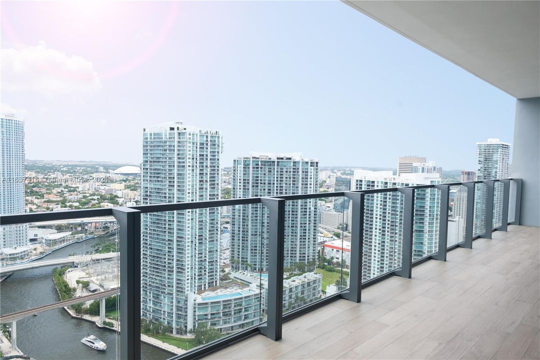 Active With Contract: $6,800 (2 beds, 2 baths, 1219 Square Feet)