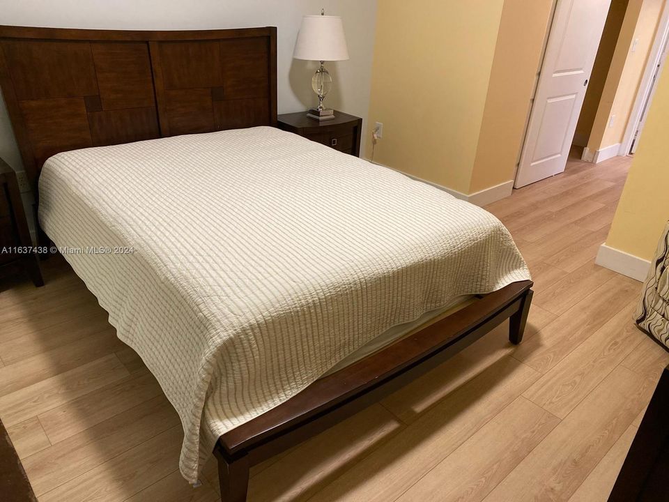 Recently Rented: $3,950 (3 beds, 2 baths, 1498 Square Feet)