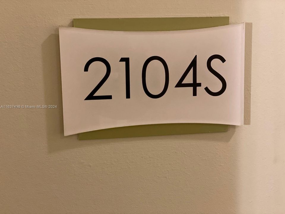 Recently Rented: $3,950 (3 beds, 2 baths, 1498 Square Feet)