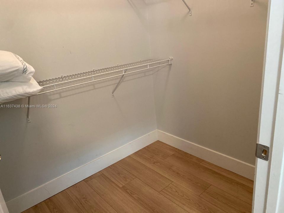 Recently Rented: $3,950 (3 beds, 2 baths, 1498 Square Feet)