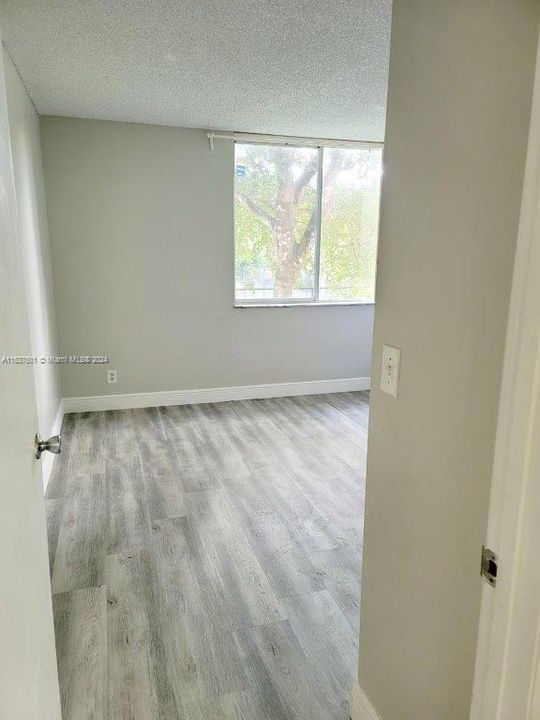 Recently Rented: $1,850 (2 beds, 2 baths, 965 Square Feet)