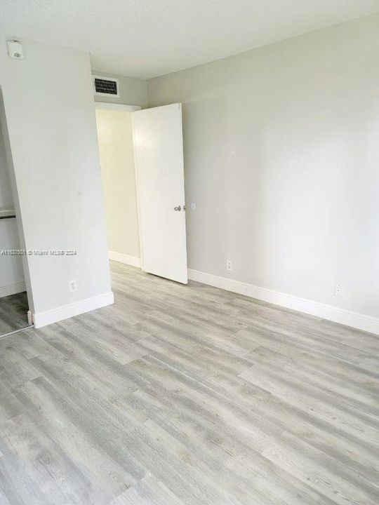 Recently Rented: $1,850 (2 beds, 2 baths, 965 Square Feet)