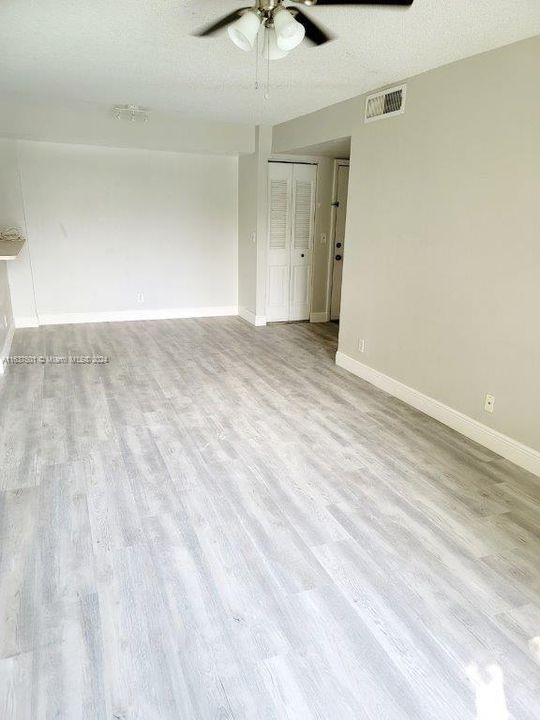 Recently Rented: $1,850 (2 beds, 2 baths, 965 Square Feet)