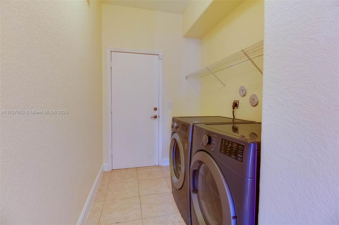 For Rent: $5,500 (4 beds, 2 baths, 3579 Square Feet)