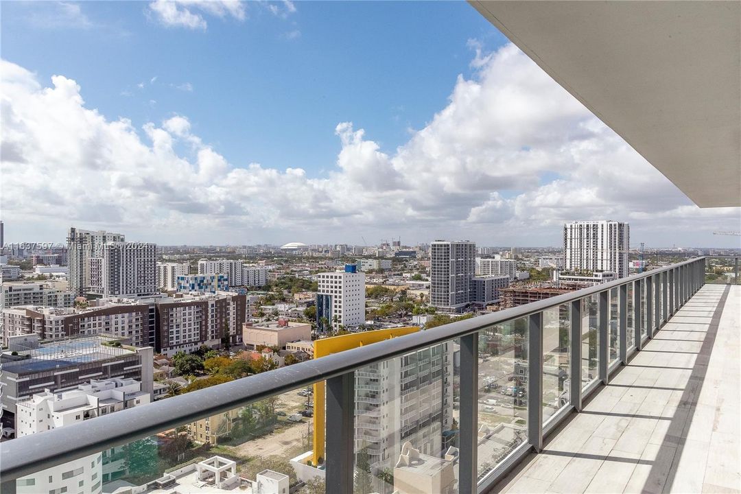 water & city views from every room!