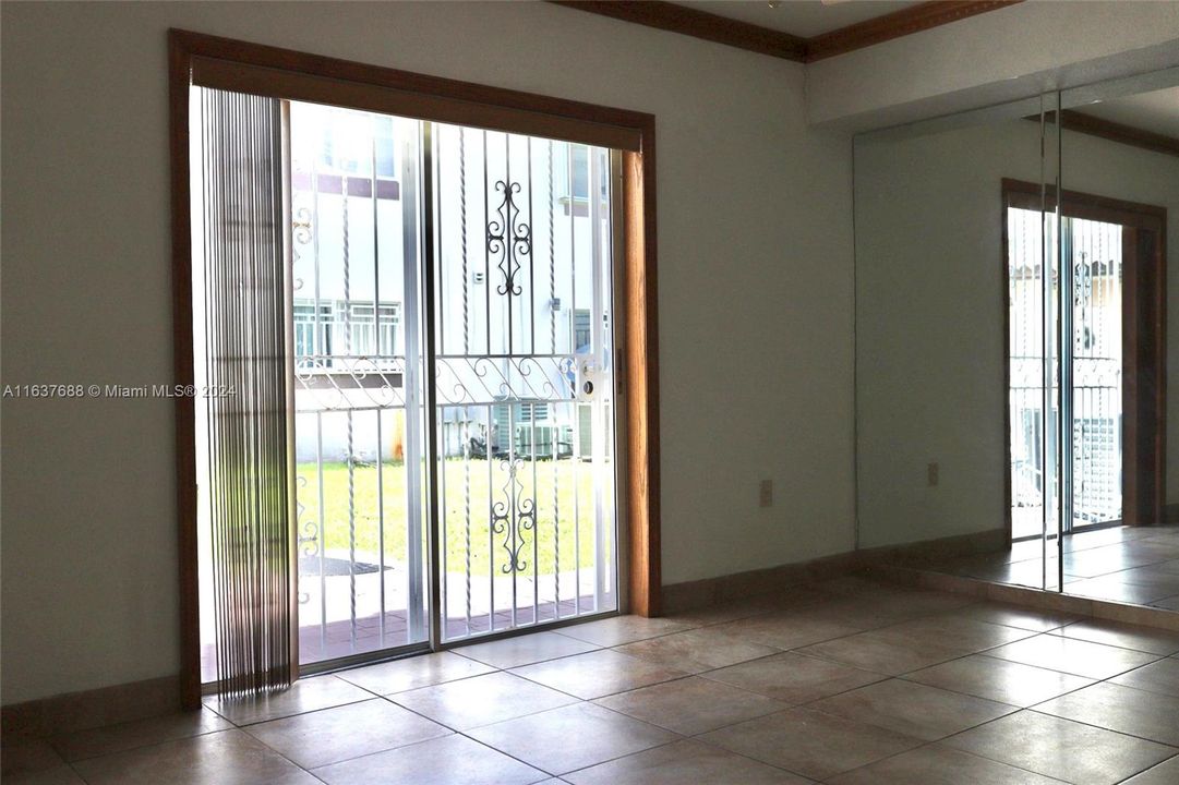 Recently Rented: $2,500 (2 beds, 2 baths, 1185 Square Feet)