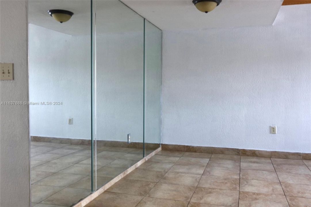 Recently Rented: $2,500 (2 beds, 2 baths, 1185 Square Feet)