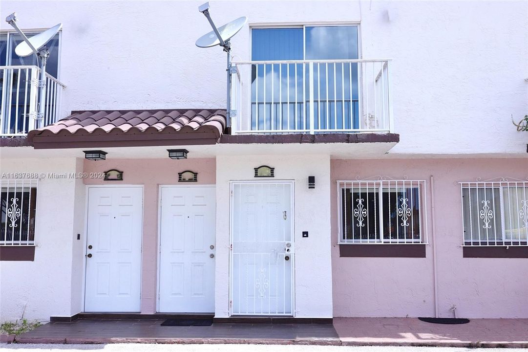 Recently Rented: $2,500 (2 beds, 2 baths, 1185 Square Feet)