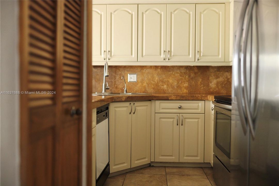 Recently Rented: $2,500 (2 beds, 2 baths, 1185 Square Feet)