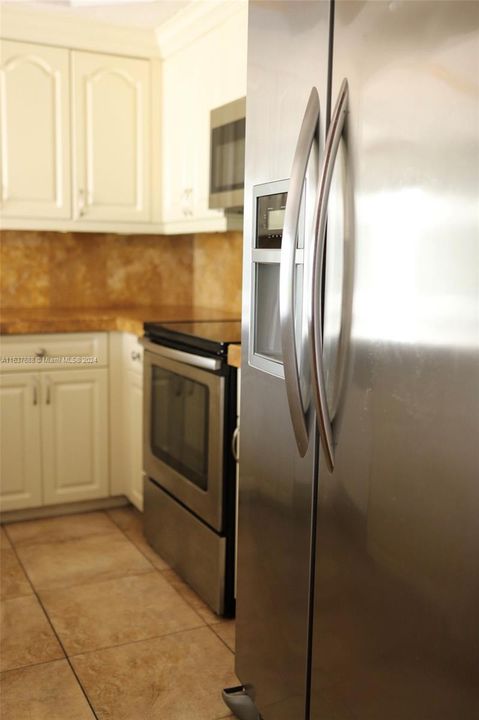 Recently Rented: $2,500 (2 beds, 2 baths, 1185 Square Feet)