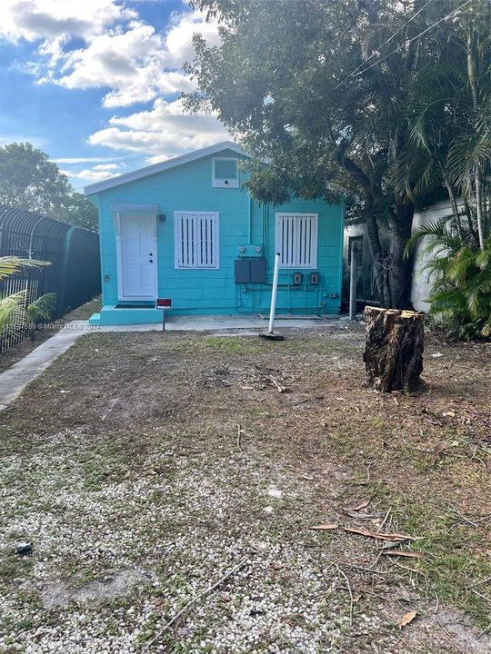 Entrance to 1 bedroom house